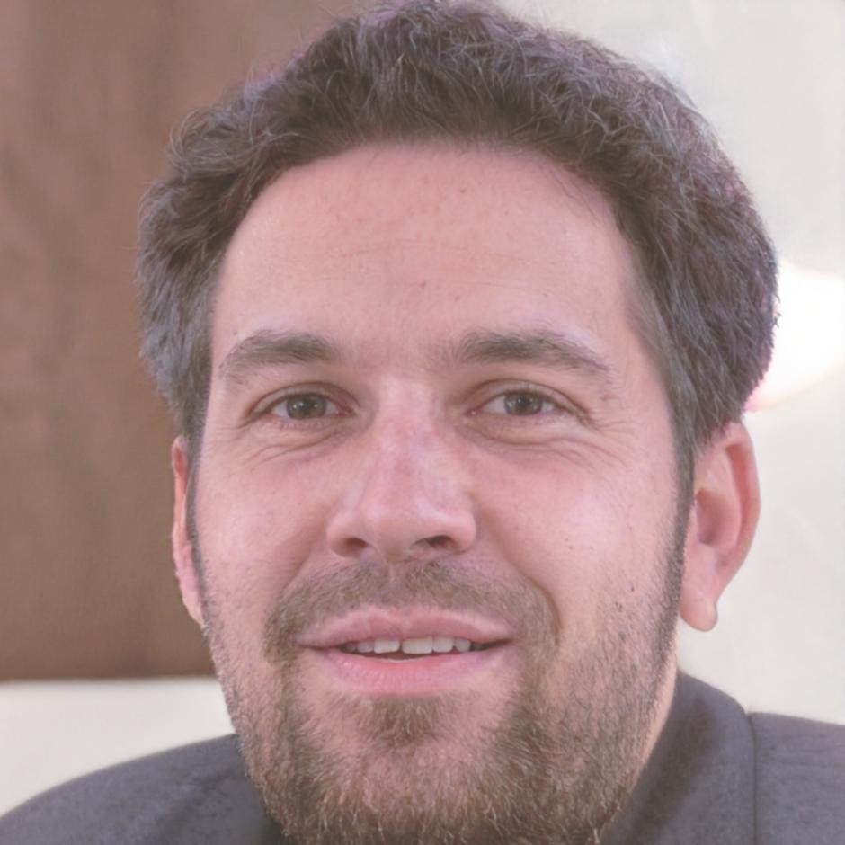 Carlos Mendoza, Director de Análisis Financiero